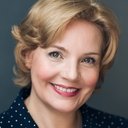 Jocelyne Loewen als Dr.'s Receptionist
