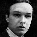 Georges Charlia als Emile