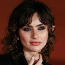 Zoë Bleu Sidel als Elisabeta / Mina
