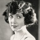 Mae Busch als Mrs. Lottie Hardy