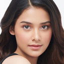 Callista Arum als Mia Becker