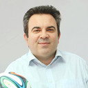 Αντώνης Καρπετόπουλος als Cafe Manager