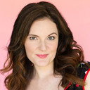 Liz Stewart als Nina