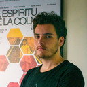 Guillermo Amengual als Narrator