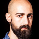 Eros Emmanuil Papadakis als Elias