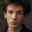 Mark Eydelshteyn als Moshe Tal in his youth