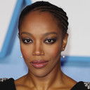 Naomi Ackie als Jannah