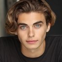 Ryan McEwen als Kyle