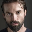 Emmett Scanlan als Alek