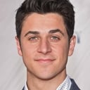 David Henrie als Clean Cut Man