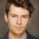 Ryan Bennett als Tom