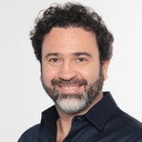 Marcos Machado als Taylor/ Marcelo