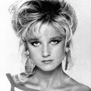 Lisa Maxwell als Kira (voice)