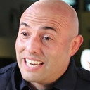 Dennis Garr als Lead swat