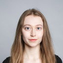 Maria Kłusek als Lea