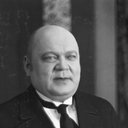 Heikki Välisalmi als John Freyberg