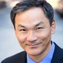 Doug Yasuda als Yardley Executive