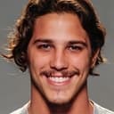 Rômulo Arantes Neto als Greg