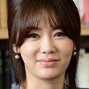 Ahn Seon-yeong als Female Professor