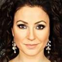 Yonca Şahinbaş als Nazan