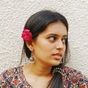 Rhythm Rajyaguru als Nisha