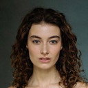 Mirthe Tavernier als Alice