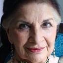 Sushma Seth als Rajinder Kaur “Naani” Chandran