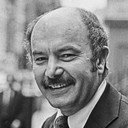 Dan Tana als 1st Senator