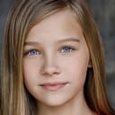 Bella Lotz als Clementine