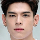 จักริน  ภูริพัฒน์ als Dr. Tan