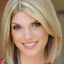 Lauren Benz Phillips als Donna