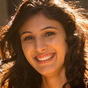 Saanvi Talwar als Reporter