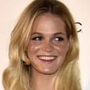 Erin Heatherton als Ginger (Head Cheerleader)