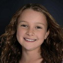 Coco Greenstone als Young Traci