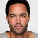 Russell Thomas als Eli