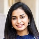 Fouzee als Gayathri