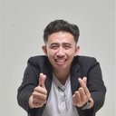 Eman Junot als Postal Courier