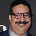 Erik Griffin als Principal Sykes