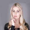 Yvonne Woelke als Monique