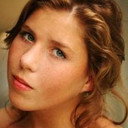 Charlotte Christie als Casey Shaw