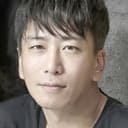 Song Yong-sik als Jungle Celebrity