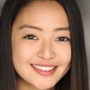 Chelsea Zhang als Naomi