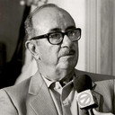 Tommy Muñiz als Santiago
