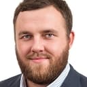Kaido Höövelson als Mike Flanagan