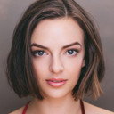 Talia Suskauer als Millie