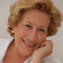 Helena Falé als Mãe de Benedita