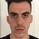 Julián Larquier Tellarini als Víctor