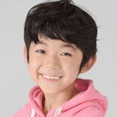 嶺岸煌桜 als Ritsu Suzuya (Young)