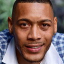 Guillaume Hoarau als Self