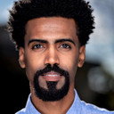 Londale Theus Jr. als Mayor Ethan Holt